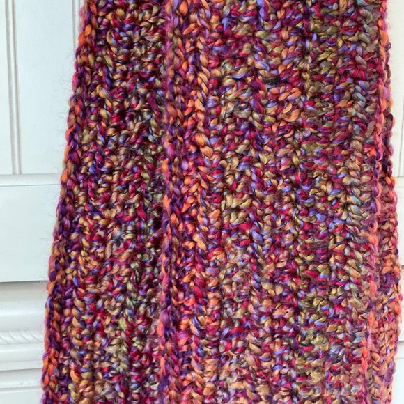 New XL Hand Crocheted Winter Scarf 🧣 - Picture 5 of 7